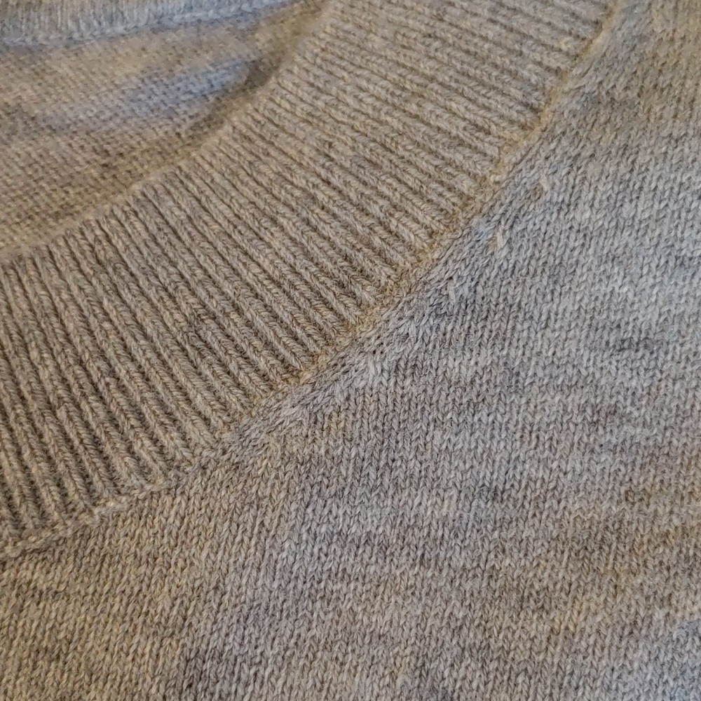 NWT WOMEN'S COTTON BLEND PALE GREY LIGHTWEIGHT PULLOVER SWEATER SIZE LARGE - Picture 15 of 15